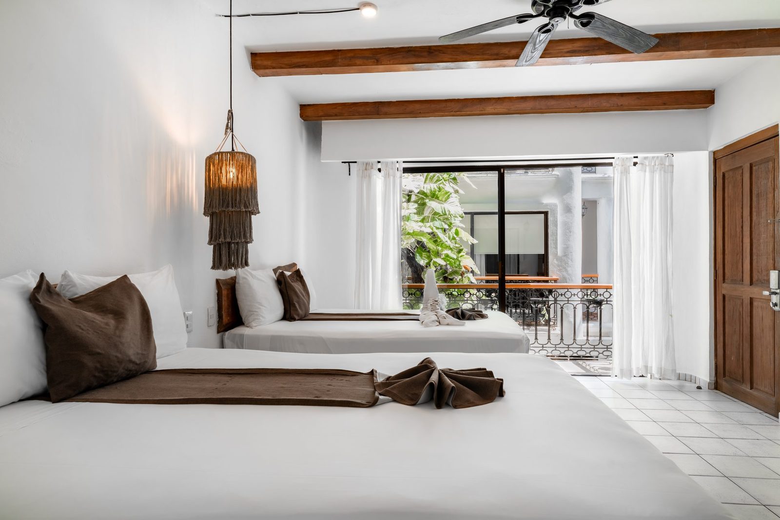 Habitación Doble Deluxe con dos camas y balcón, Hotel Banana Boutique